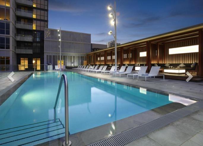 Luxury Condo With Cn Tower View Toronto Exterior photo