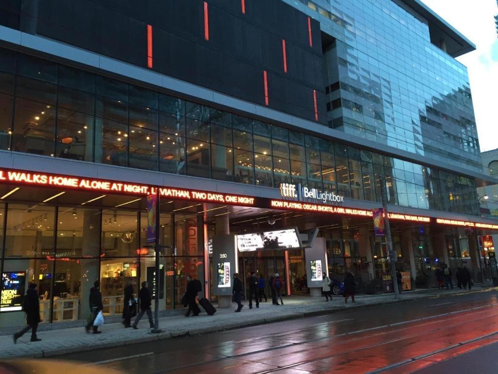 Luxury Condo With Cn Tower View Toronto Exterior photo